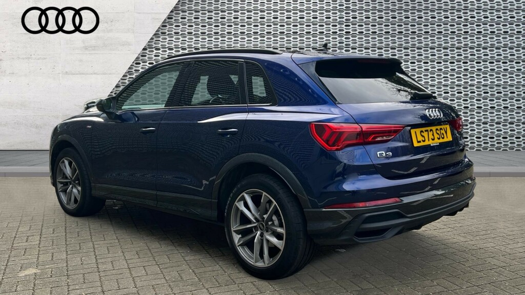 Audi Q3 Q3 35 Tfsi Black Edition S Tronic LS73SGY Blue #3