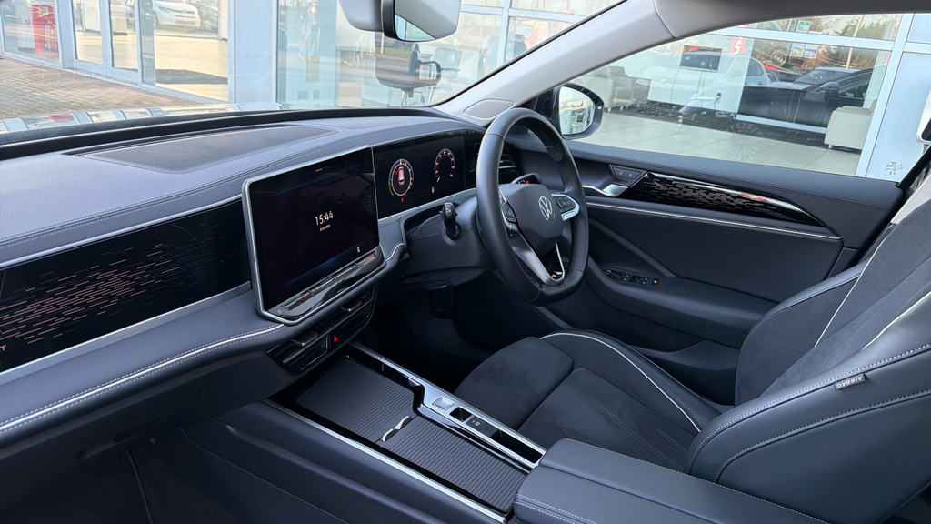 Volkswagen Passat Passat 1.5 Tsi Ehybrid Elegance Dsg PK25CUW Black #2