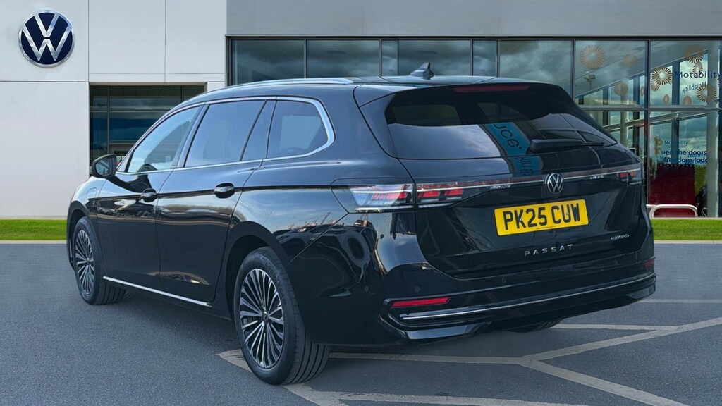 Volkswagen Passat Passat 1.5 Tsi Ehybrid Elegance Dsg PK25CUW Black #3
