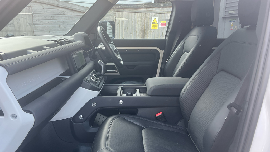 Land Rover Defender 110 Defender 3.0 D250 Se 110 VX72XFA White #3