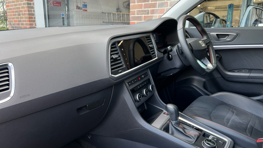 Seat Ateca Seat Ateca Estate 1.5 Tsi Evo Fr Dsg KN74OUH Black #2