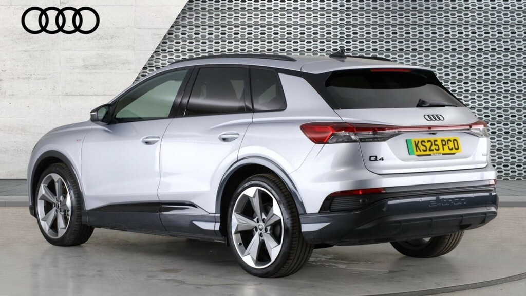 Audi Q4 E Tron Q4 210Kw 45 Quattro 82Kwh Black Edition KS25PCO Silver #3