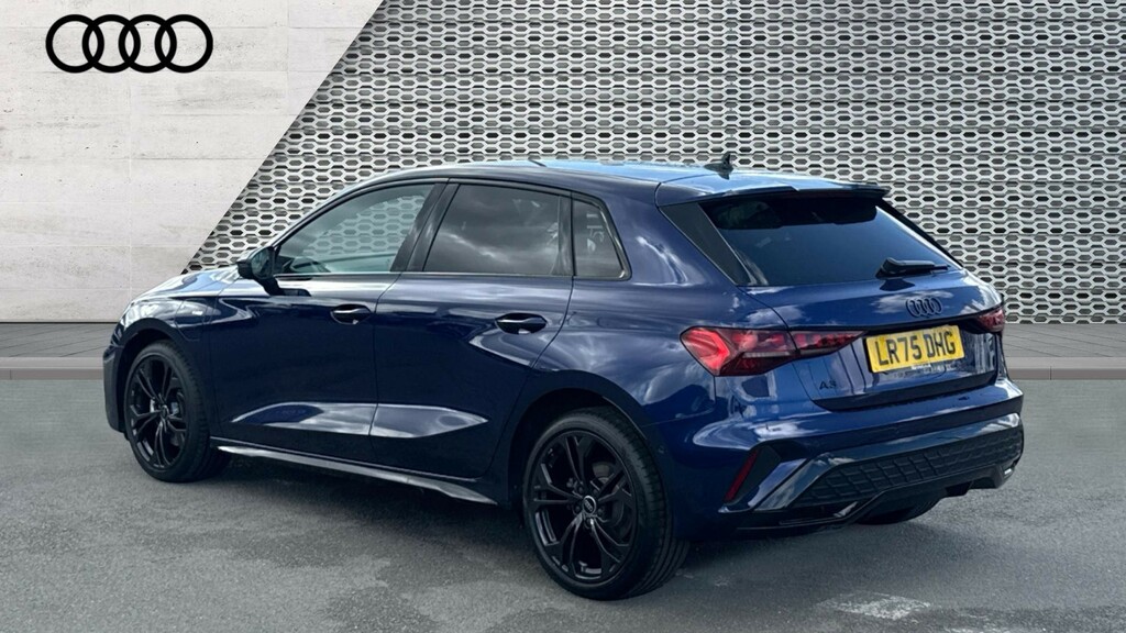 Audi A3 A3 40 Tfsi E Black Edition S Tronic LR75DHG Blue #3