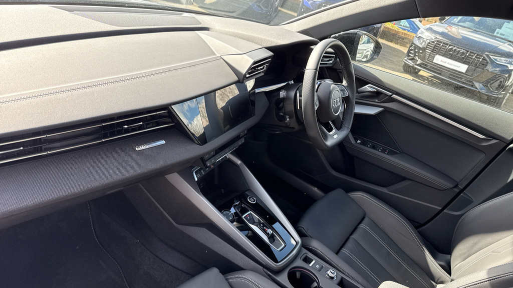 Audi A3 A3 40 Tfsi E Black Edition S Tronic LR75DHG Blue #2