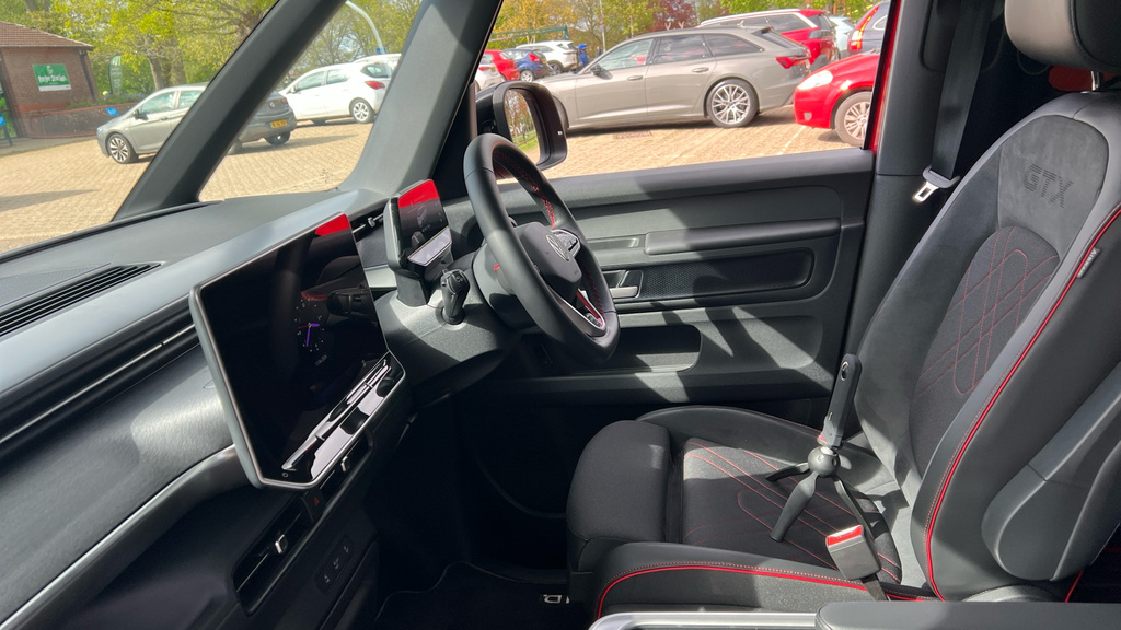 Volkswagen ID.Buzz Id. Buzz Gtx 4Motion 7-Seat Lwb 340 Ps 86 Kwh Pro RK26NWW Red #2