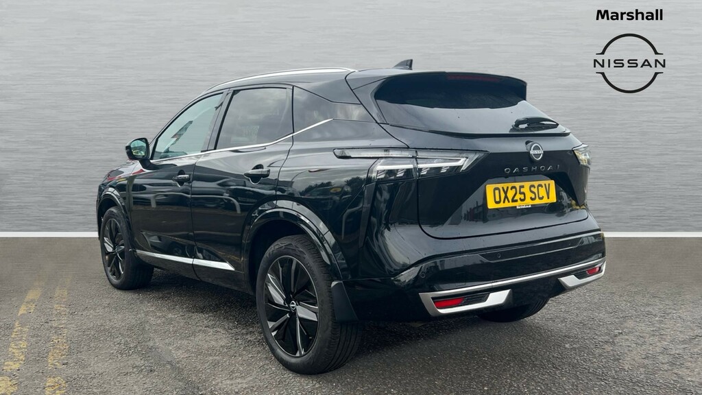 Nissan Qashqai Qashqai 1.3 Dig-t Mh Tekna OX25SCV Black #2