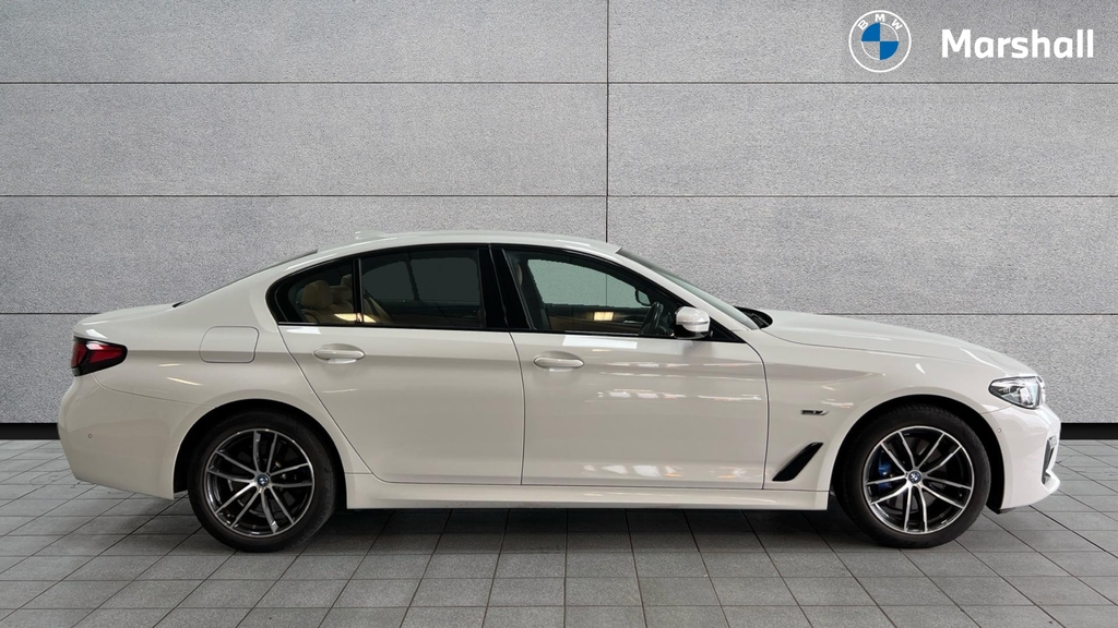 BMW 5 Series 5 Series 530E M Sport White #3