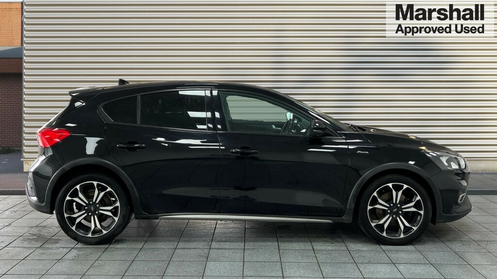 Ford Focus Focus 1.0 Ecoboost 125 Active X FJ20MZD Black #2