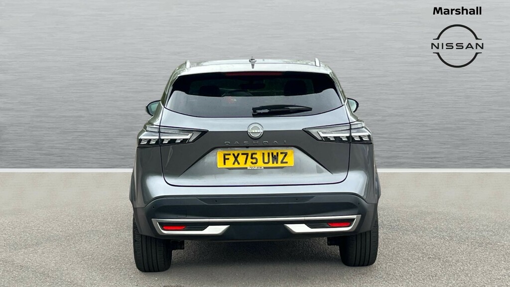 Nissan Qashqai Qashqai 1.3 Dig-t Mh Tekna Bose FX75UWZ #6