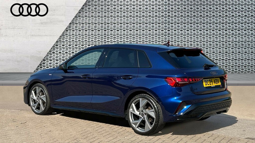 Audi A3 A3 35 Tfsi Black Edition S Tronic DC25ADX Blue #3