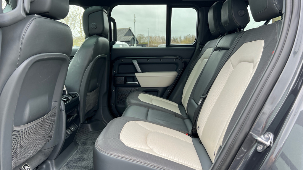 Land Rover Defender 110 Defender 2.0 P400e X-dynamic Hse 110 OY23AOJ Grey #4