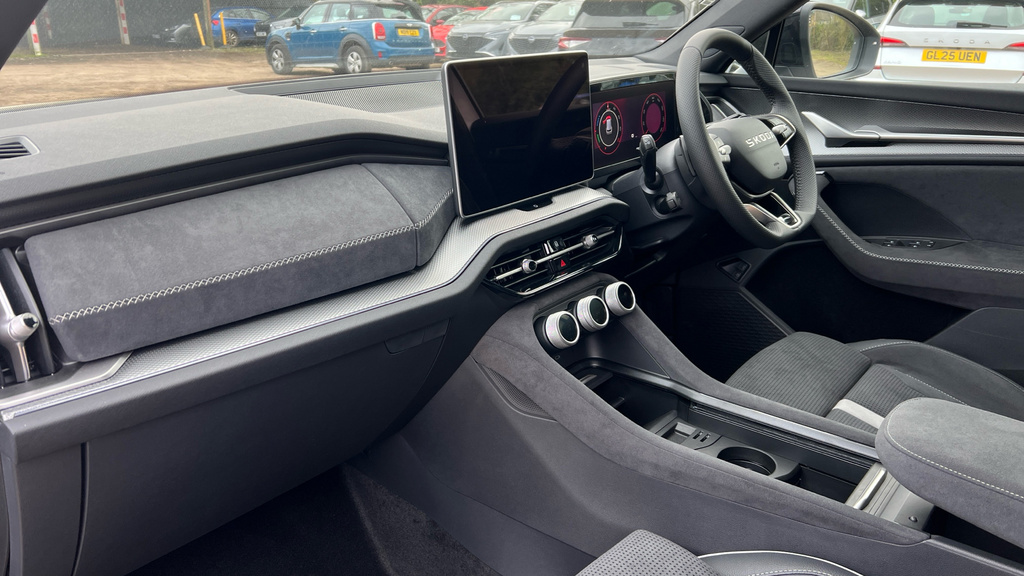 Skoda Kodiaq Kodiaq 1.5 Tsi Iv 204 Sportline Dsg KR75PTO Silver #2