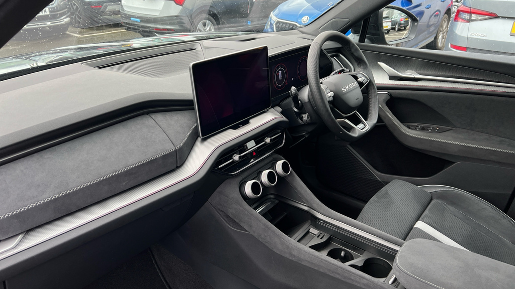 Skoda Kodiaq Kodiaq 1.5 Tsi E-tec Sportline Dsg 7 Seat DG75EFH Black #2