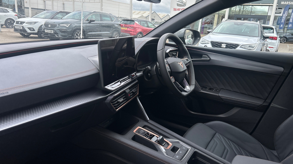 Cupra Leon Leon 1.5 Etsi 150 V3 Dsg KT75RYF Blue #2