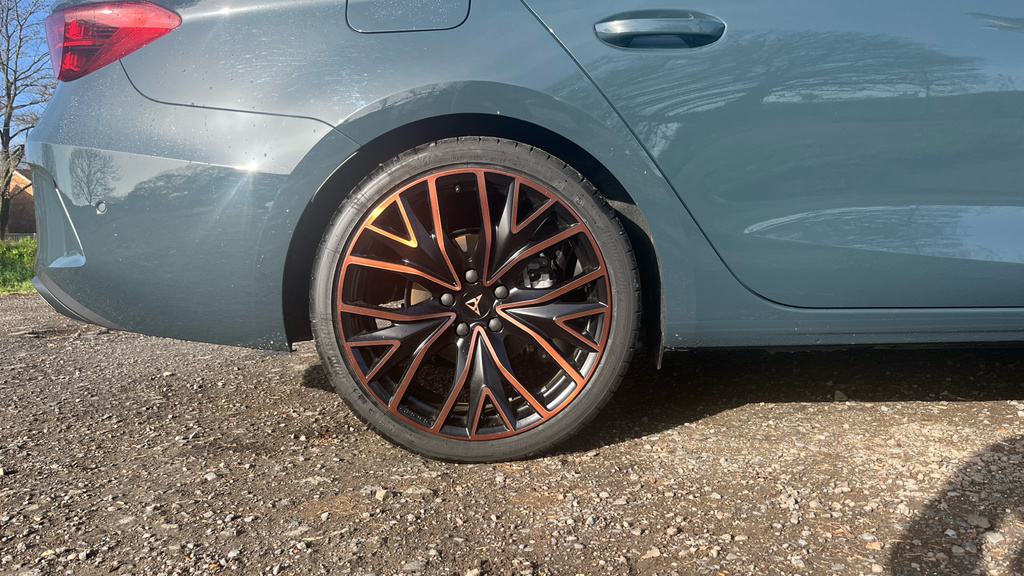 Cupra Leon Leon 1.5 Etsi 150 V3 Dsg KW75TJZ Blue #5