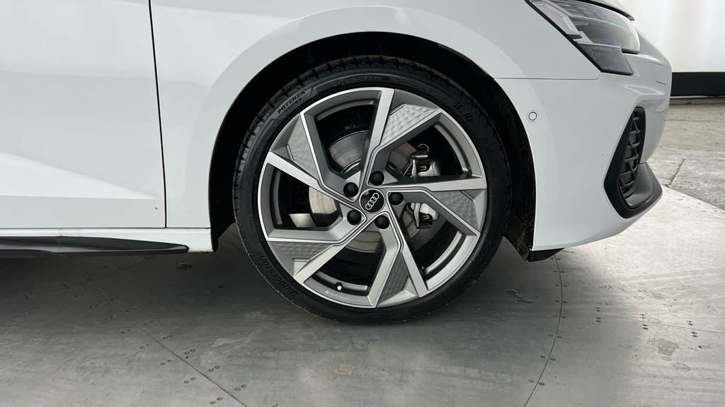 Audi A3 A3 1.5 Tfsi 150 Black Edition S Tronic KN75XHK White #5