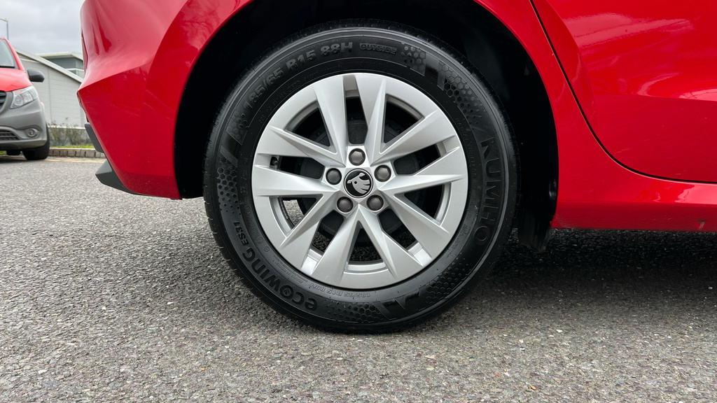 Skoda Fabia Fabia 1.0 Tsi Se Edition DE25WVN Red #5