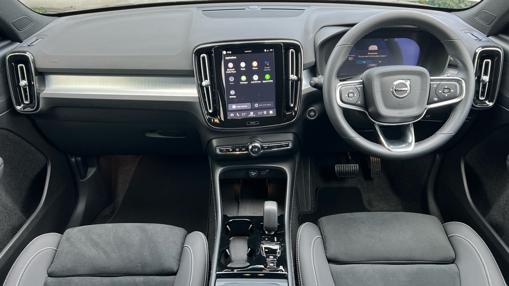 Volvo XC40 Xc40 2.0 B3p Plus Black Edition FL75DVV Black #5