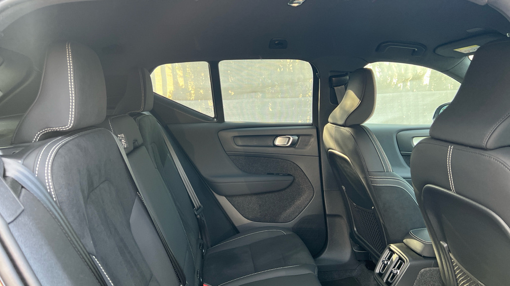 Volvo XC40 Xc40 2.0 B3p Plus Black Edition FL75DVV Black #6