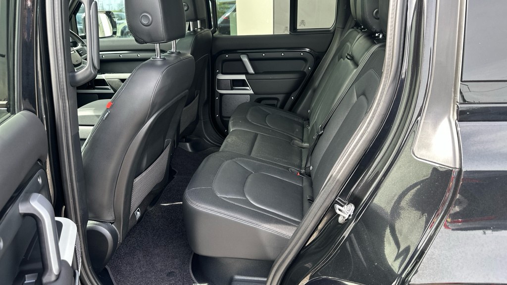 Land Rover Defender 110 Defender 2.0 P400e X-dynamic Se 110 KR24AEP Black #4
