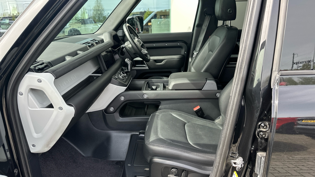 Land Rover Defender 110 Defender 2.0 P400e X-dynamic Se 110 KR24AEP Black #3