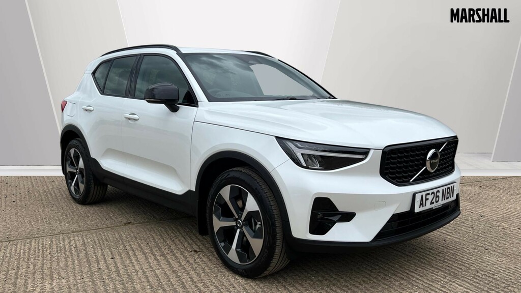 Volvo XC40 Volvo Xc40 Estate 2.0 B3p Plus Dark White