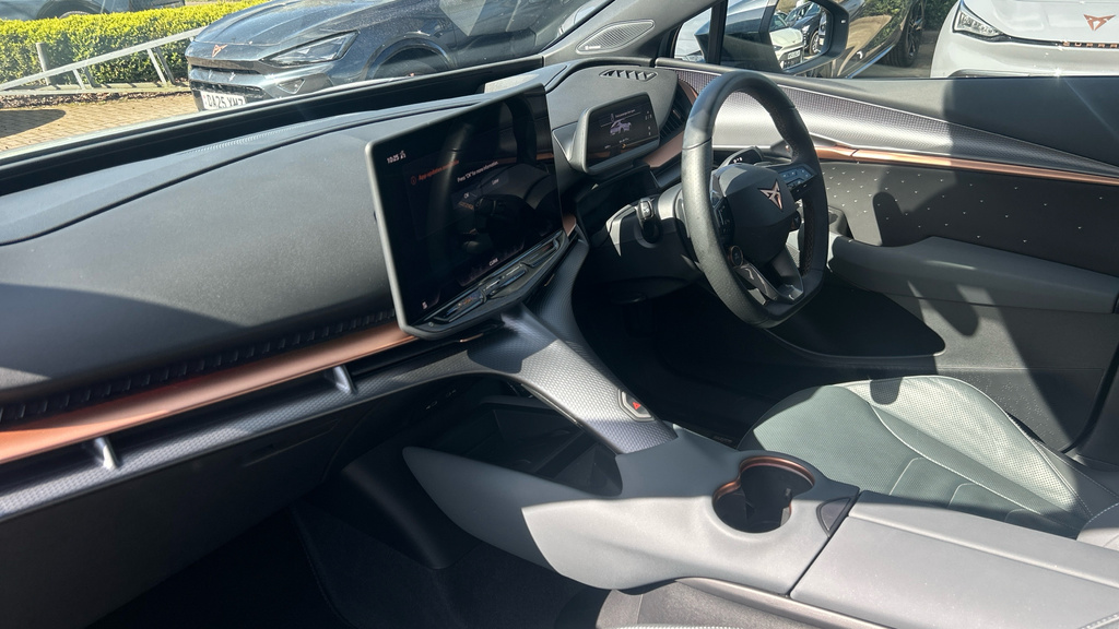 Cupra Tavascan Cupra Tavascan Estate 250Kw Vz2 77Kwh Awd KY75EWG White #2