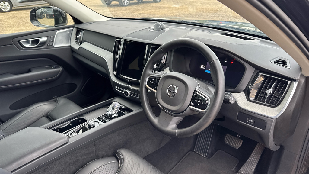 Volvo XC60 Xc60 2.0 B5p Ultra Dark Awd Geartronic RV74VRN Black #4
