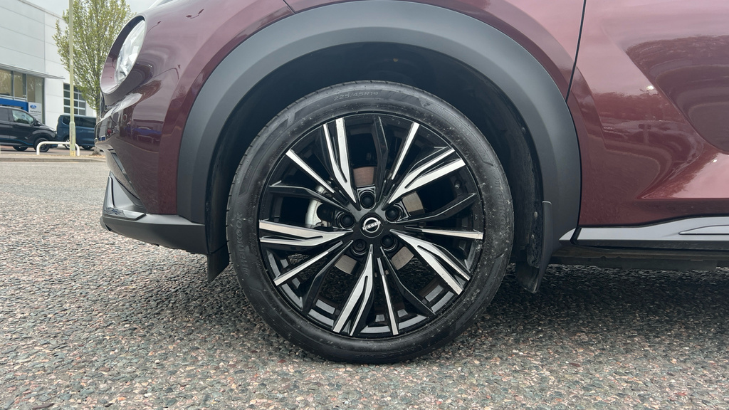 Nissan Juke Juke 1.0 Dig-t 114 Tekna OV23XLB Red #4