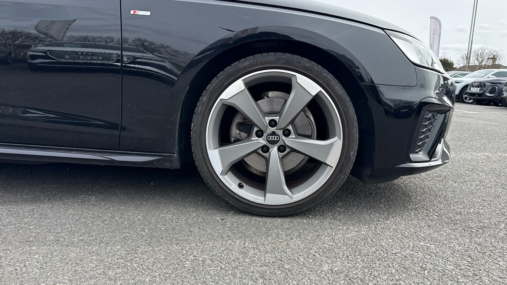 Audi A4 Avant A4 35 Tfsi Black Edition S Tronic Comfortsou Black #5