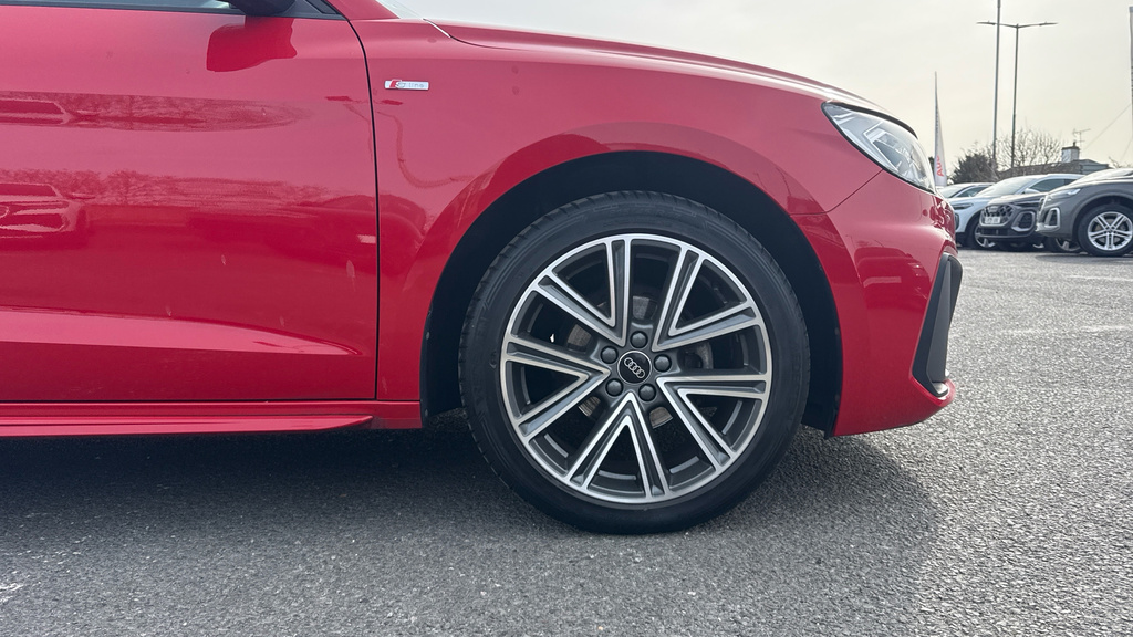 Audi A1 A1 25 Tfsi S Line S Tronic LV73HRU Red #5