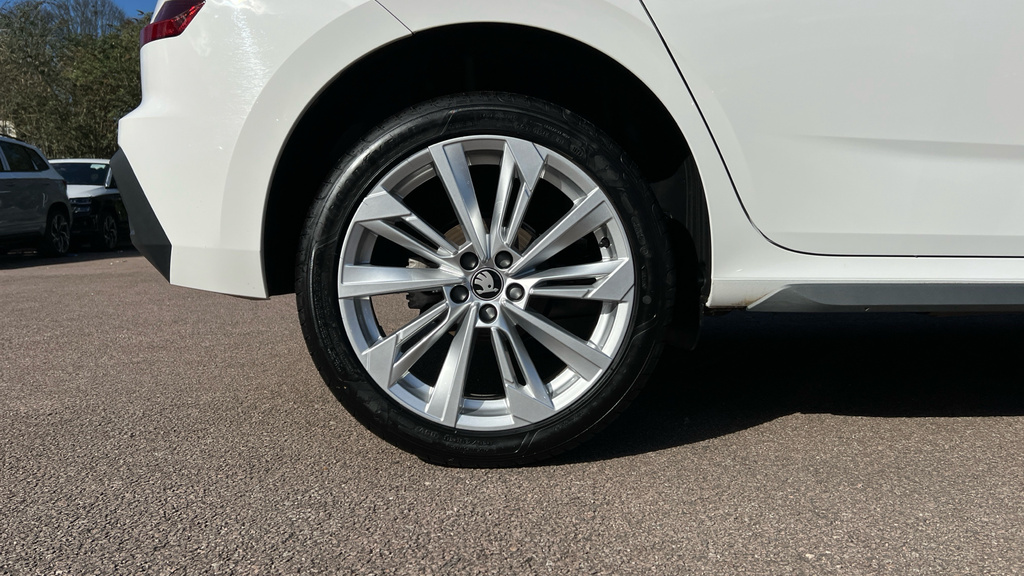 Skoda Kamiq Kamiq 1.5 Tsi Se L Edition Dsg DG75EEJ White #5