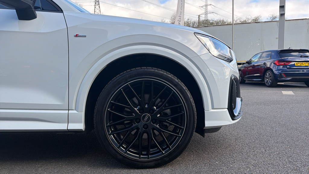 Audi Q2 Q2 35 Tfsi Black Edition S Tronic KJ25BFK White #5