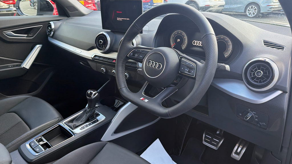 Audi Q2 Q2 35 Tfsi Black Edition S Tronic KJ25BFK White #6