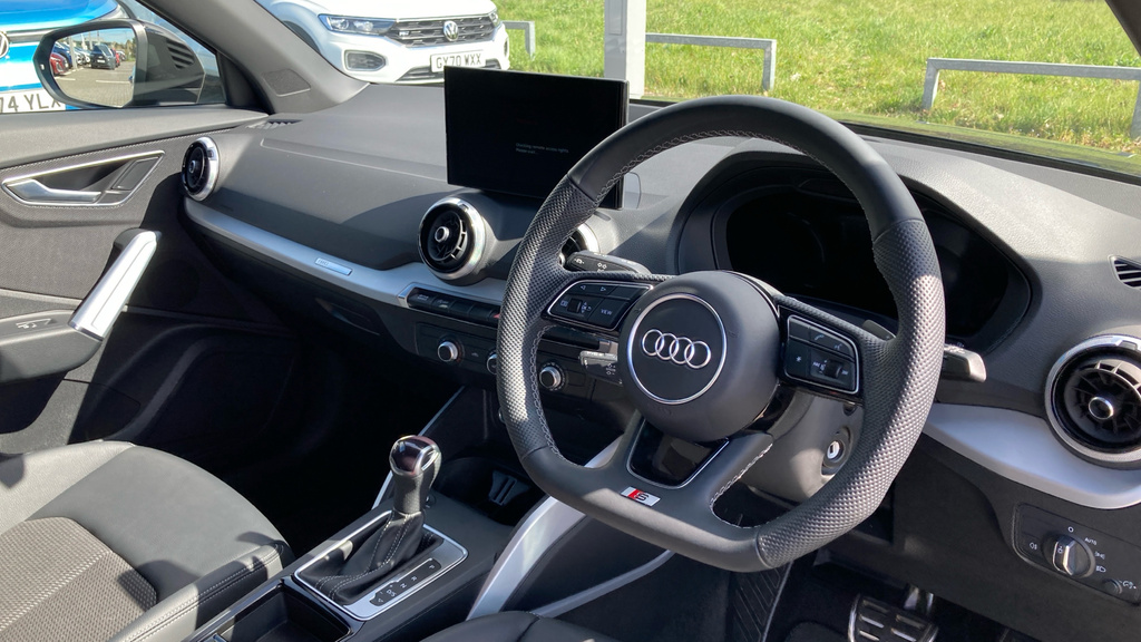 Audi Q2 Q2 35 Tfsi Black Edition S Tronic KT25WZA Grey #6