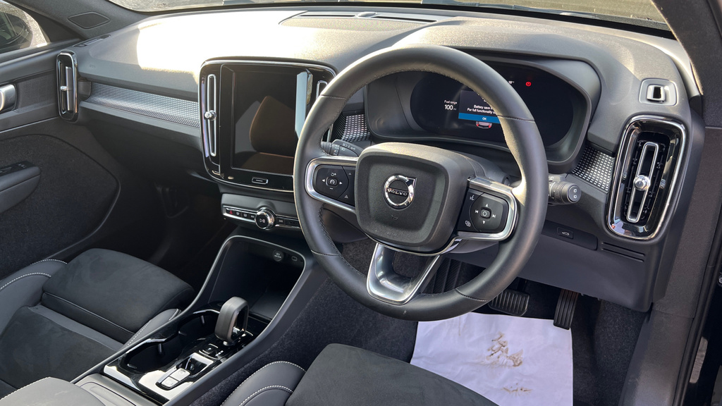 Volvo XC40 Xc40 2.0 B4p Plus Black Edition PX25XFG Black #4
