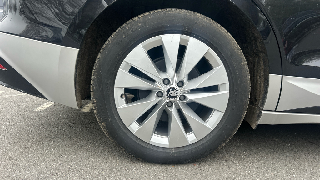 Skoda ENYAQ Enyaq 150Kw 60 Se L 63Kwh GL25ZHH Black #5