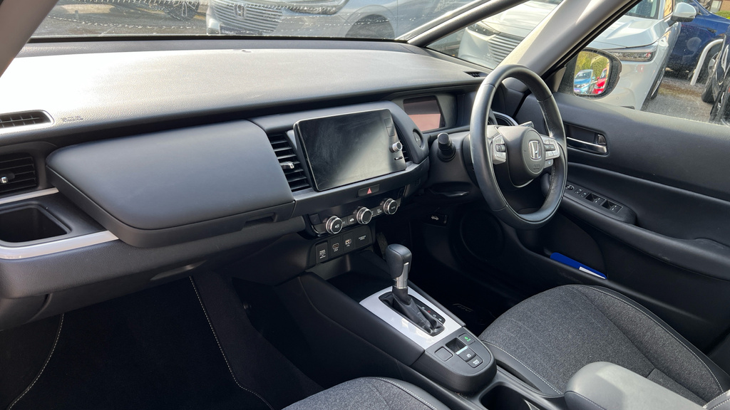Honda Jazz Jazz 1.5 I-mmd Hybrid Ex Ecvt YA21HMP White #2