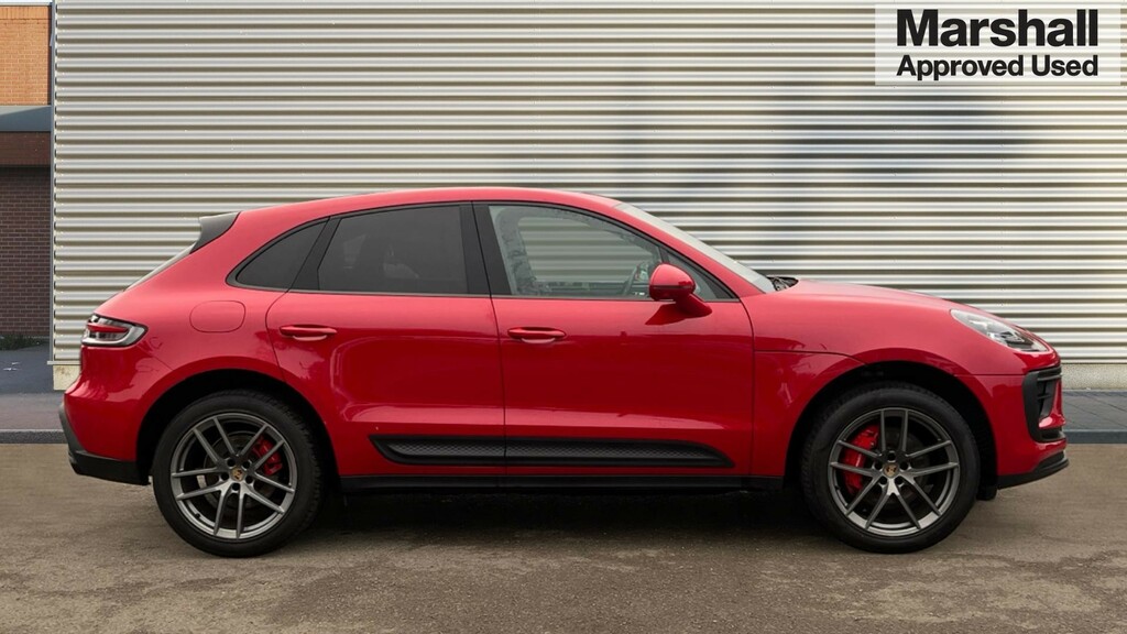 Porsche Macan Macan Estate S Pdk HT72EZG Red #2