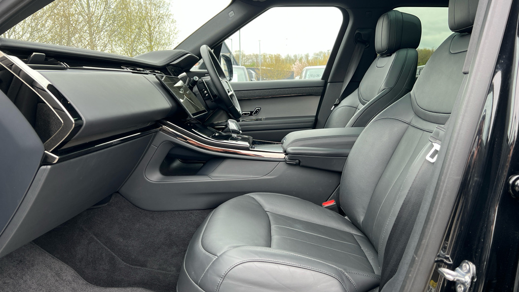 Land Rover Range Rover Sport Range Rover Sport 3.0 D250 Edition OU25VME Black #3