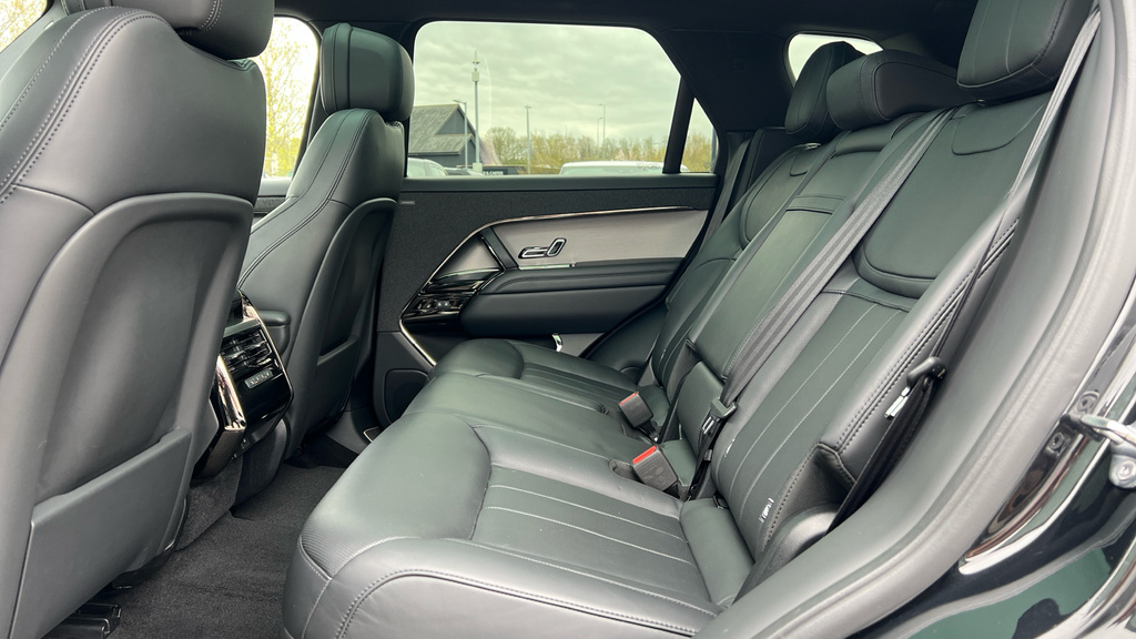 Land Rover Range Rover Sport Range Rover Sport 3.0 D250 Edition OU25VME Black #4