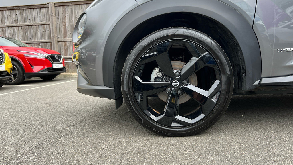 Nissan Juke Juke 1.6 Hybrid Tekna OX74BXP Grey #4