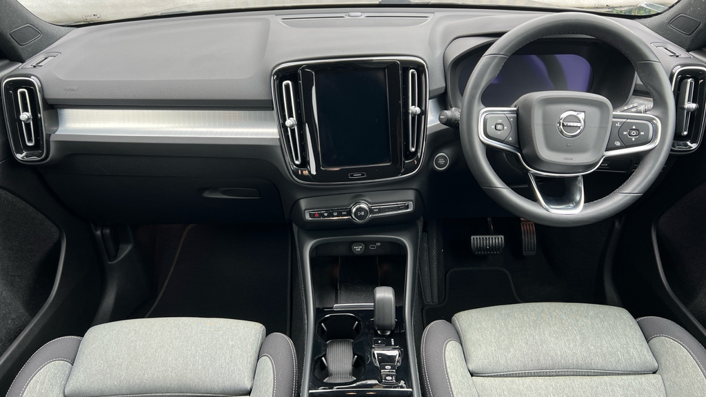 Volvo XC40 Xc40 2.0 B4p Plus Dark Awd Black #5