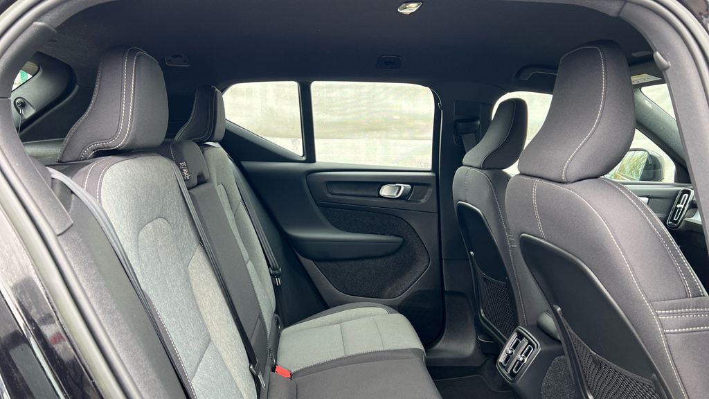 Volvo XC40 Xc40 2.0 B4p Plus Dark Awd Black #6