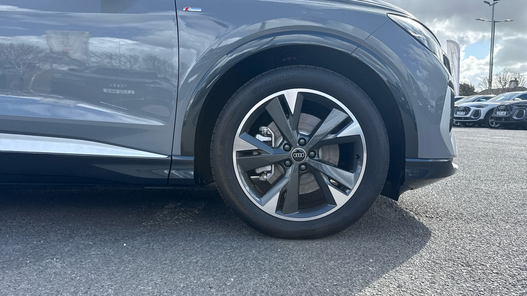Audi Q4 E Tron Audi Q4 Sportback S Line 45 E-tron 210,00 Kw LV26OYR Grey #5