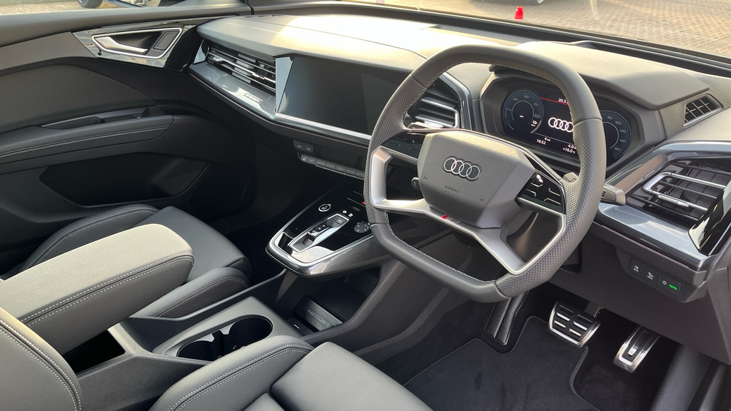 Audi Q4 E Tron Audi Q4 E-tron Estate 250Kw 55 Qtro 82Kwh Black Ed LV26OYA Grey #6