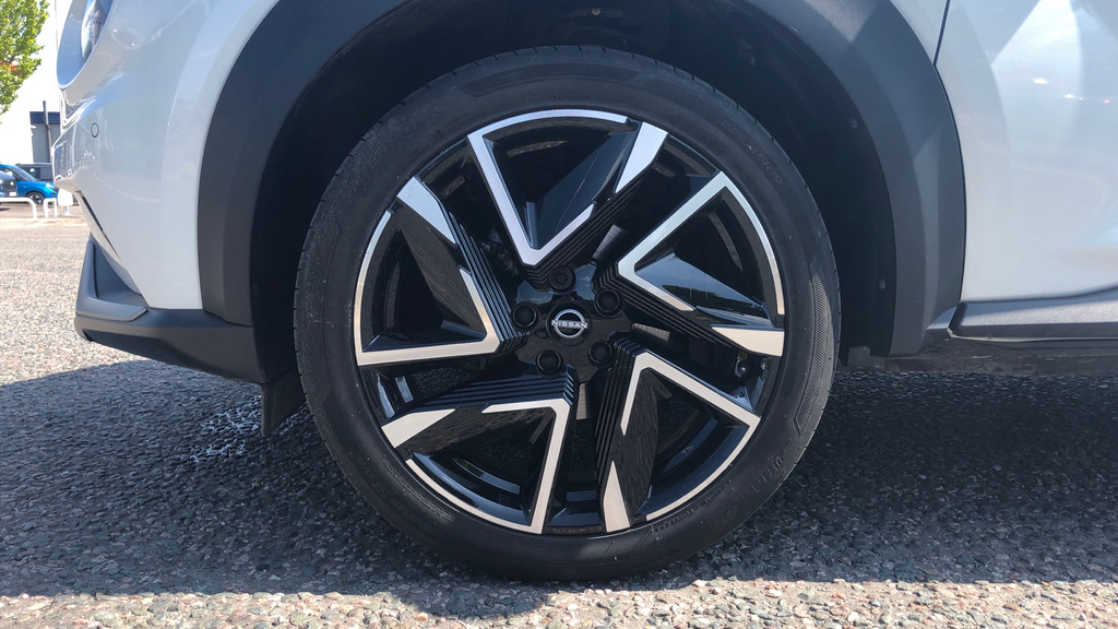Nissan Juke Juke 1.0 Dig-t Tekna OE25BFX White #4