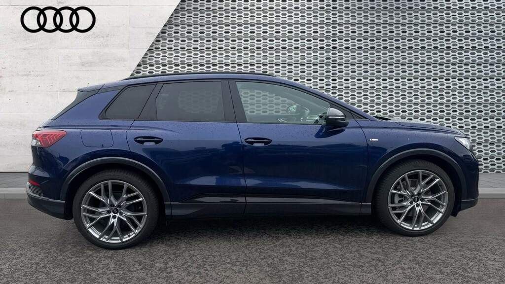 Audi Q4 E Tron Audi Q4 E-tron Estate 210Kw 45 82Kwh Black Edition WF26UWZ Blue #4