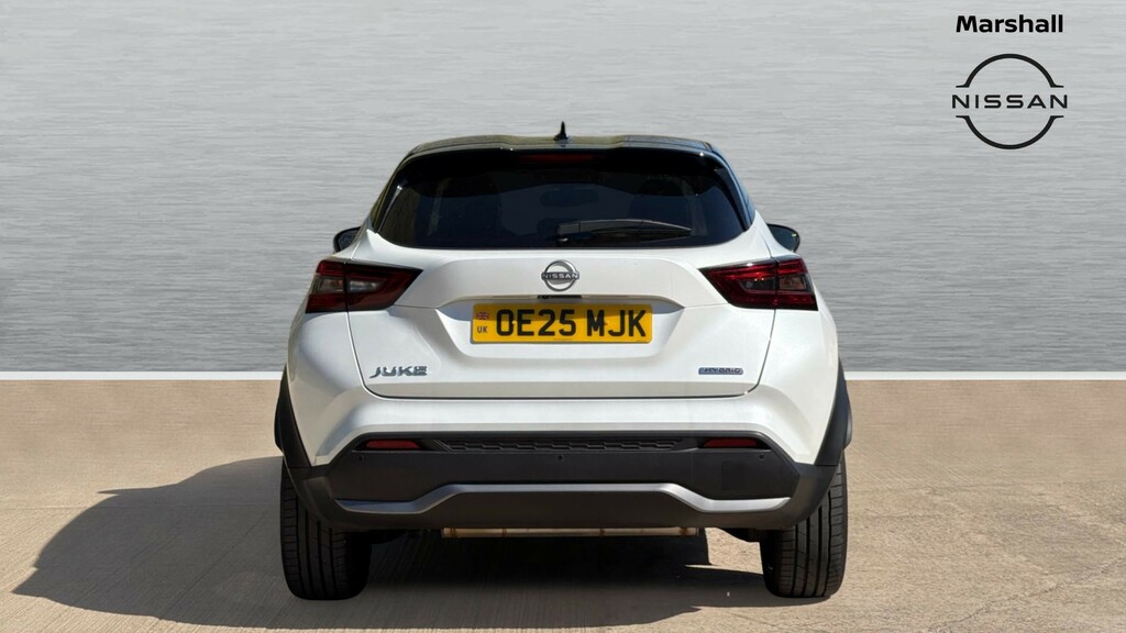 Nissan Juke Juke 1.6 Hybrid Tekna OE25MJK White #6