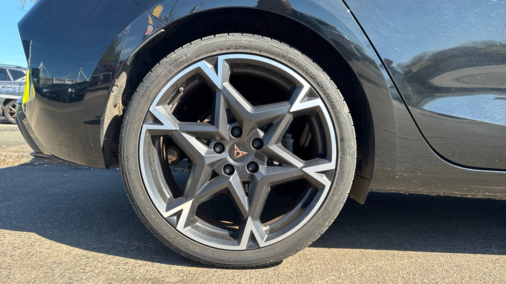 Cupra Leon Leon 1.5 Tsi 150 V2 KY25HUA Black #5